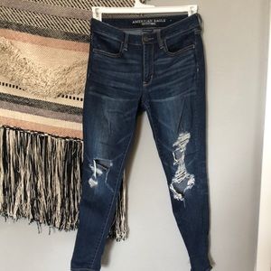 American Eagle distressed high rise 6 short